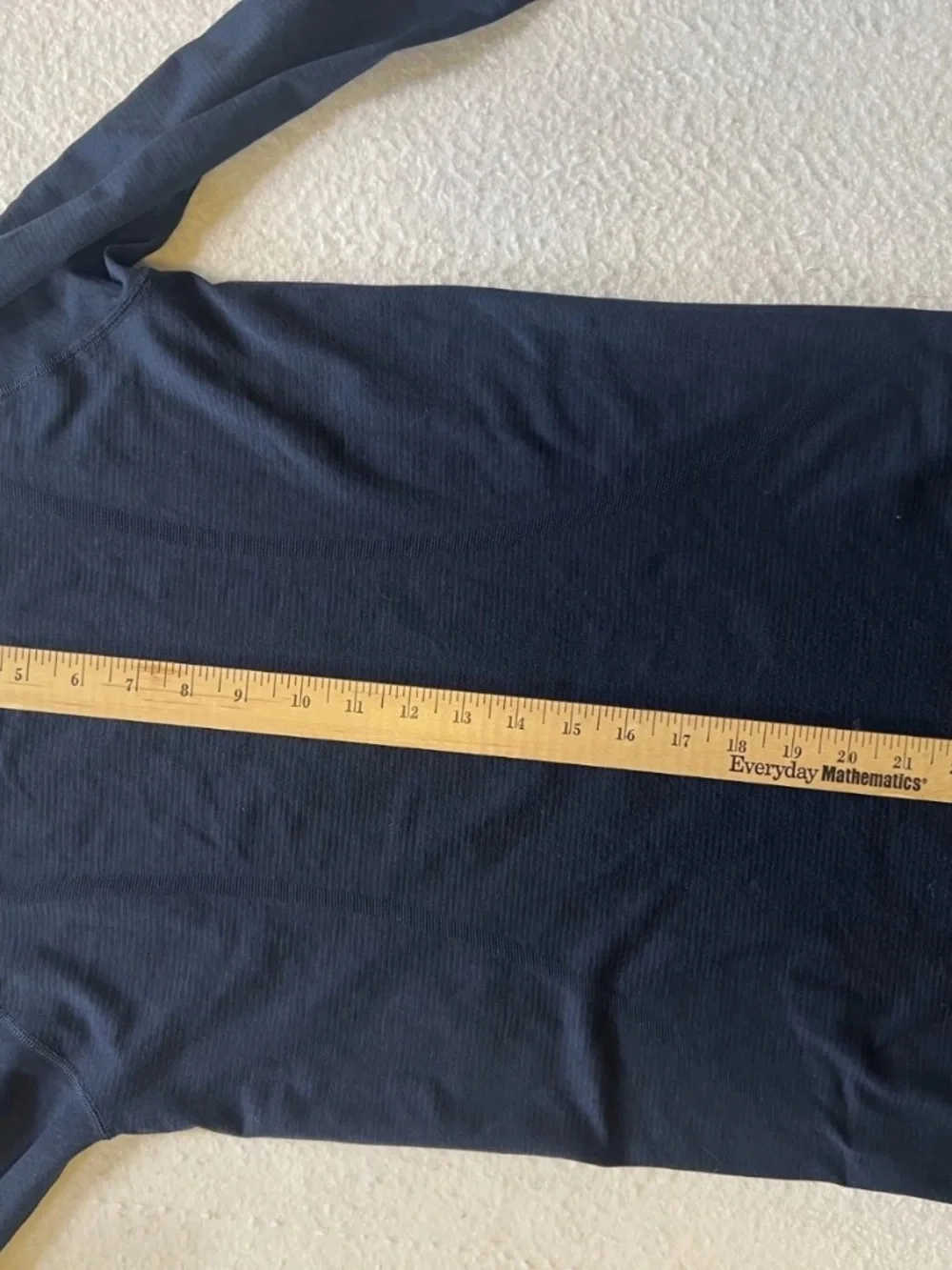Lululemon Womens dark Blue Seamless Stretch crew neck long sleeve MISSING TAG